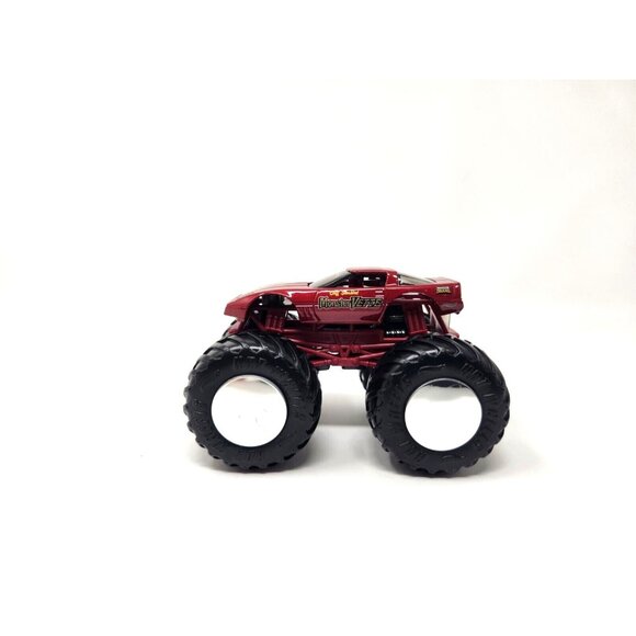 2022 Hot Wheels Monster Trucks Cliff Starbird MONSTER VETTE 1:64 (jam1) - Picture 1 of 7